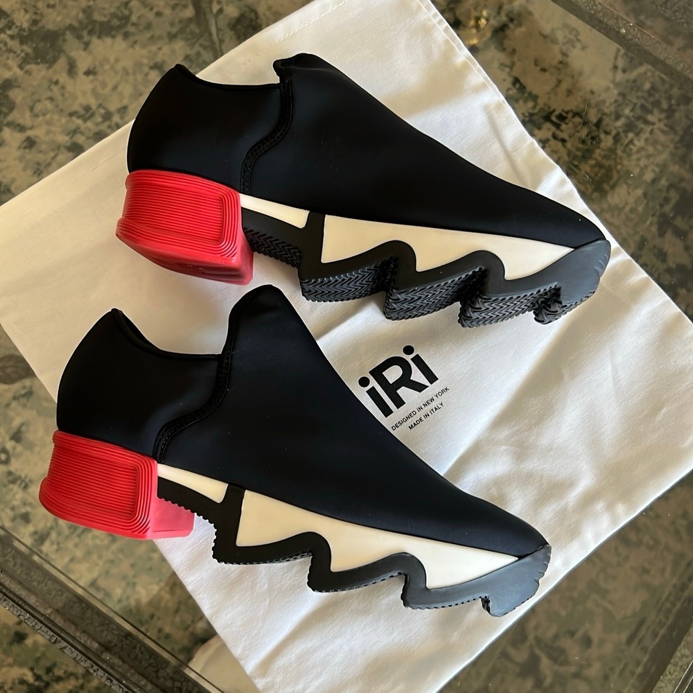 IRI NYC Wes I Women's Size 8W Slip-On Sneakers Black White Red Chunky Sole NEW